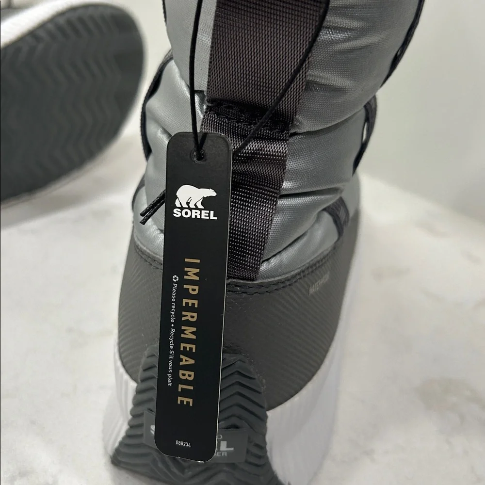 NWT SOREL Out ‘N About Puffy Mid Boot Silver Women’s 12